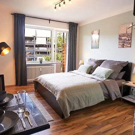 Mivano - Am Bahnhof Apartment