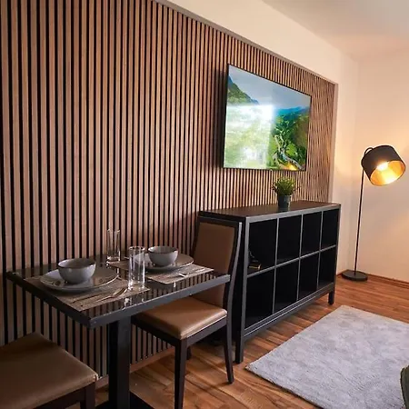 Mivano - Am Bahnhof *