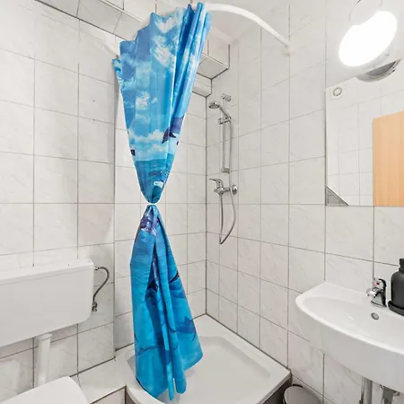 Mivano - Am Bahnhof *